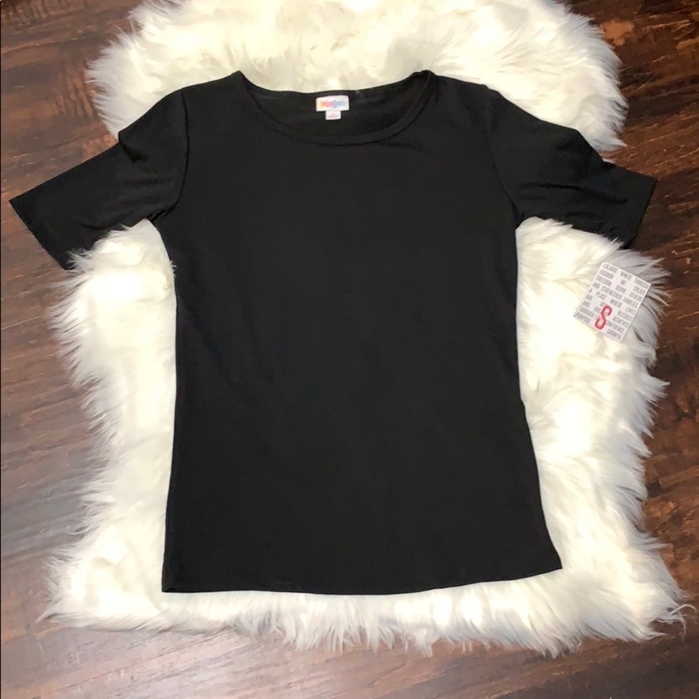 LuLaRoe Black Gigi Top